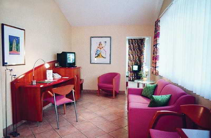 Hotel Mado Köln Zimmer foto